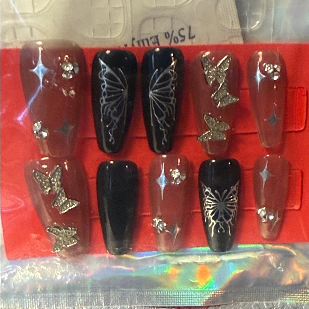 Beautiful Press On Nails - Picture 2 of 4